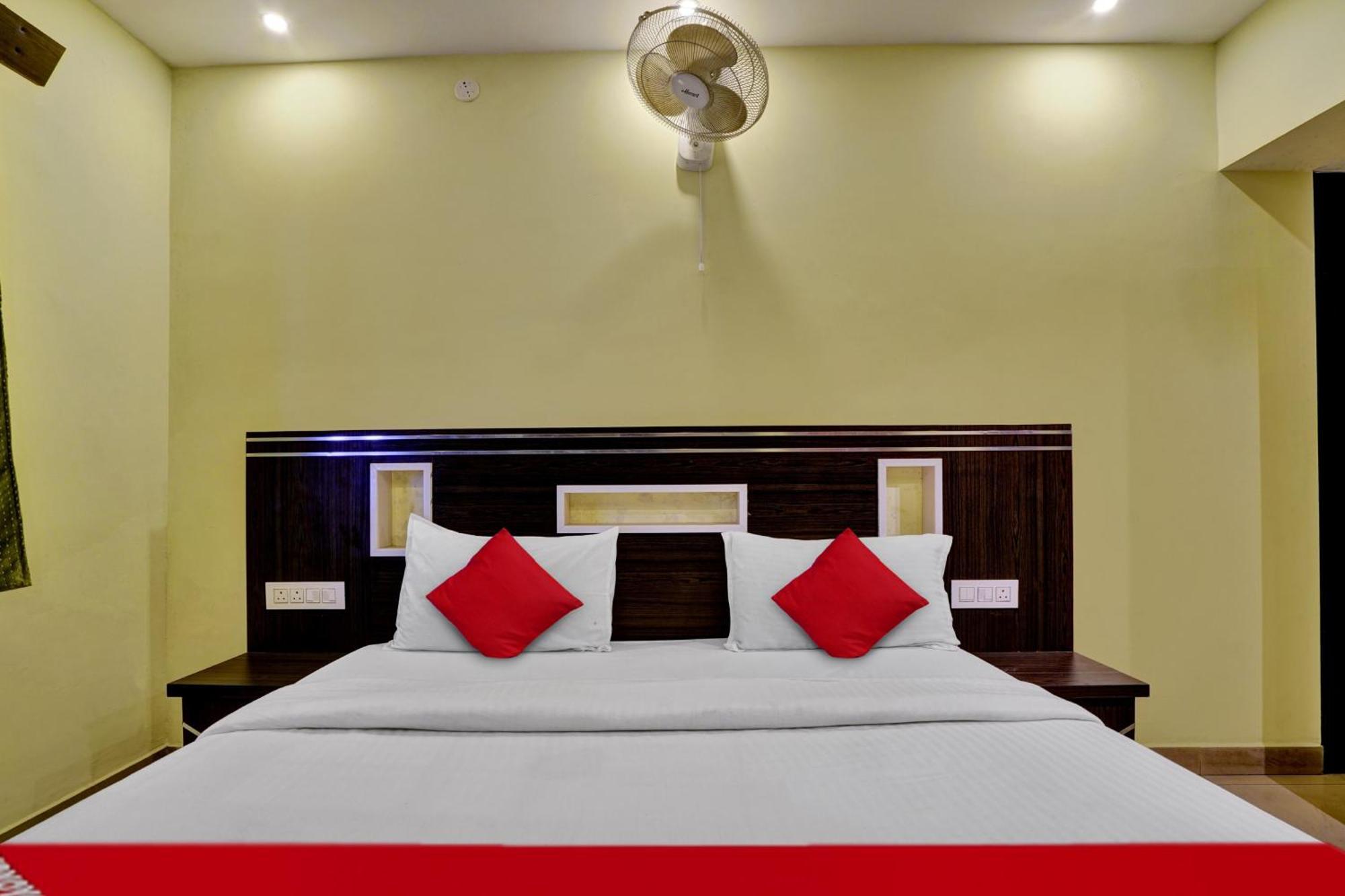 Oyo Flagship Ammu Cottage Мунар Екстериор снимка